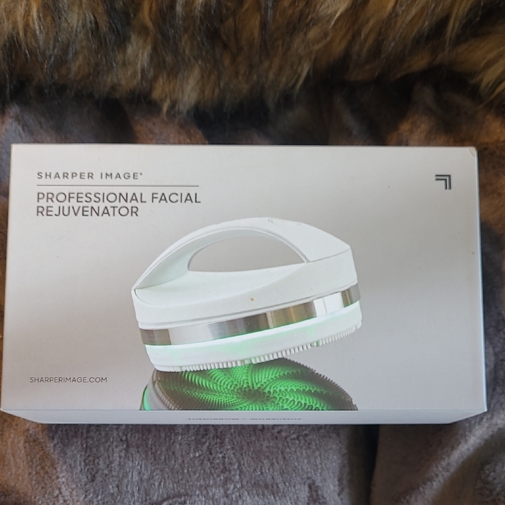 Sharper Image Professional Facial Rejuvenator. NEW IN BOX